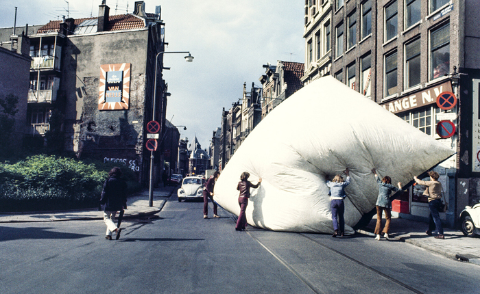 Eventstructure Research Group, Cushion, 1969. Courtesy Theo Botschuijver.