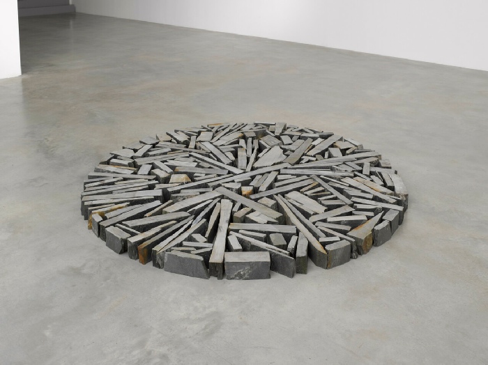 Richard Long, Quiet Skies Circle, 2020. Delabole slate, 11 x 220 x 220 cm. © Richard Long. Courtesy of Lisson Gallery.