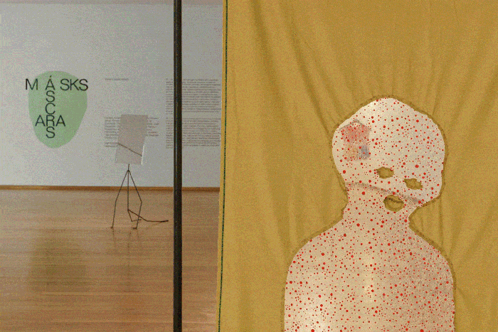 Installation views of Máscaras (Masks), at the Galeria Municipal do Porto. Photo: Dinis Santos.