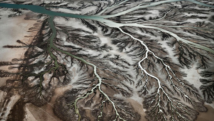 Edward Burtynsky, Colorado River Delta #1, Baja, Mexico, 2012. Digital chromogenic color print, 148.6 × 198 cm.