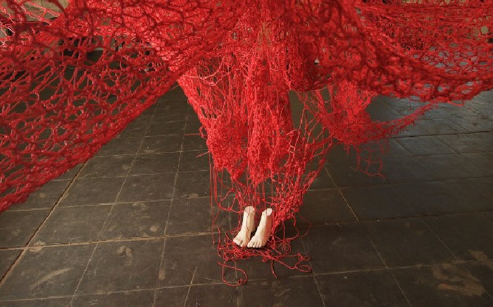 Chiharu Shiota, Me Somewhere Else, 2018